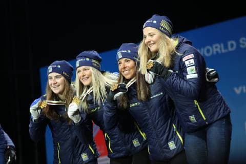 Nordische Ski WM in Seefeld, 4x5km Staffel Damen, Siegerehrung NORDIC SKIING - FIS Nordic World Ski Championships Seefeld 2019 SEEFELD,AUSTRIA,28.FEB.19 - NORDIC SKIING, CROSS COUNTRY SKIING - FIS Nordic World Ski Championships, Medal Plaza, award ceremony, 4x5km relay, ladies. Image shows team Sweden (Ebba Andersson, Frida Karlsson, Charlotte Kalla and Stina Nilsson). Keywords: medal. GEPAxpictures xChristianxWalgram