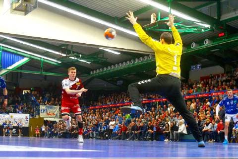 Noah Beyer Essen Goalkeeper Radek Musil Aue Handball 2 Liga 2018 19 EHV Aue TUSEM Essen 32 33 am 1 3 2019 EHV Aue TUSEM Essen