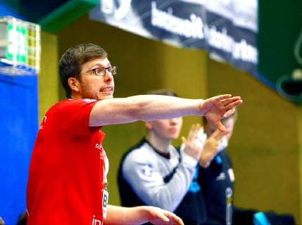 Coach Jaron Siewert Food Handball 2 League 2018 19 EHV Aue TUSEM Food 32 33 on 1 3 2019 EHV Aue TUSEM Food
