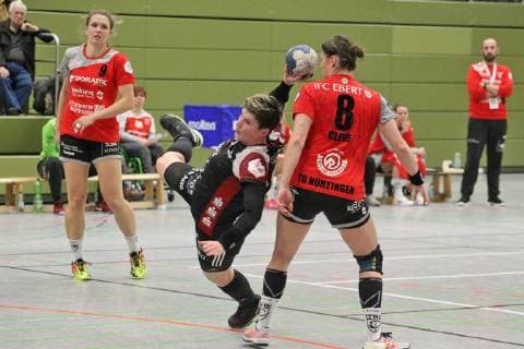 15 Nadja Bolze BSV 8 Delia Cleve TGN Handball 2 HBF TG Nuertingen vs BSV Saxony Zwickau 2019 03 02 Handball 2 HBF TG Nuertingen vs BSV Saxony Zwickau Nuertingen Copyright: xEIBNER SebastianxBaurx EP_SBAUR