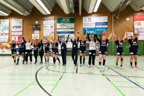 Herrenberg victory celebration after end of game SG H2Ku Herrenberg Kuties vs SV Werder Bremen Handball 2 Bundesliga Women HBF season 18 19 02 03 2019 SG H2Ku Herrenberg Kuties vs SV Werder Bremen Handball 2 Bundesliga Women HBF season 18 19 02 03 2019 Herrenberg Copyright: xEIBNER WolfgangxFrankx EP_WFK