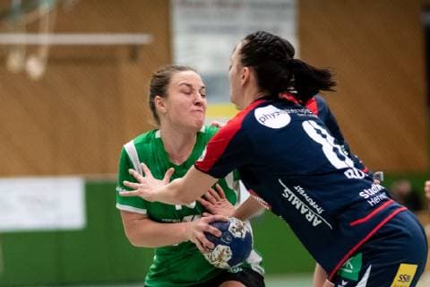 v v li Rabea Nesslage SV Werder Bremen 13 Laureen Kappus SG H2Ku Herrenberg Kuties 08 SG H2Ku Herrenberg Kuties vs SV Werder Bremen Handball 2 Bundesliga Women HBF Season 18 19 02 03 2019 SG H2Ku Herrenberg Kuties vs SV Werder Bremen Handball 2 Bundesliga Women HBF Season 18 19 02 03 2019 Mens Handball Copyright: xEIBNER WolfgangxFrankx EP_WFK