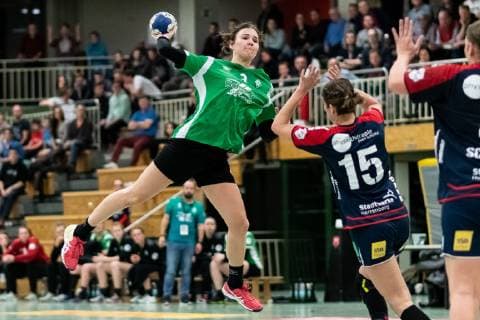 v li Merle Heidergott SV Werder Bremen 03 Jurate Zilinskaite SG H2Ku Herrenberg Kuties 15 SG H2Ku Herrenberg Kuties vs SV Werder Bremen Handball 2 Bundesliga Women HBF Season 18 19 02 03 2019 SG H2Ku Herrenberg Kuties vs SV Werder Bremen Handball 2 Bundesliga Women HBF Season 18 19 02 03 2019 Herrenberg Copyright: xEIBNER WolfgangxFrankx EP_WFK