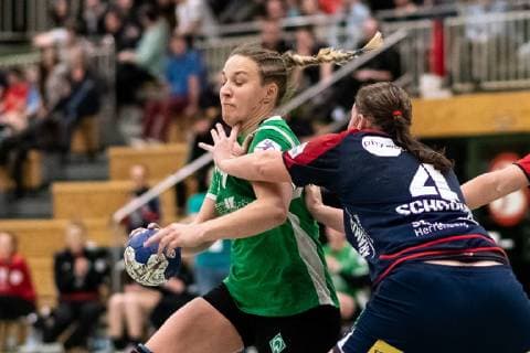 Rabea Nesslage SV Werder Bremen 13 Katrin Schroeder SG H2Ku Herrenberg Kuties 04 SG H2Ku Herrenberg Kuties vs SV Werder Bremen Handball 2 Bundesliga Women HBF Season 18 19 02 03 2019 SG H2Ku Herrenberg Kuties vs SV Werder Bremen Handball 2 Bundesliga Women HBF Season 18 19 02 03 2019 Herrenberg Kuties vs SV Werder Bremen Handball 2 Bundesliga Women HBF Season 18 19 02 03 2019 Herrenberg Copyright: xEIBNER WolfgangxFrankx EP_WFK
