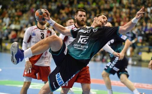 Mijajlo Marsenic Foxes back throw Vanja Ilic No 3 BM Logrono La Rioja and Juan Del Arco Perez No 31 BM Logrono La Rioja Foxes Berlin ESP BM Logrono La Rioja EHF Cup Mens 2018 2019 Group stage Men Men Men Handball Germany Germany Max Schmeling Halle Berlin 3 3 2019