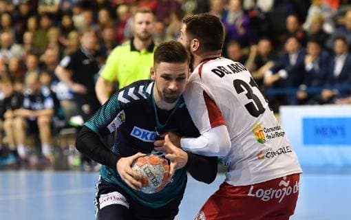 Fabian Wiede Foxes with ball right Juan Del Arco Perez No 31 BM Logrono La Rioja Foxes Berlin ESP BM Logrono La Rioja EHF Cup Mens 2018 2019 Group stage men men men Handball Germany Max Schmeling Halle Berlin 3 3 2019