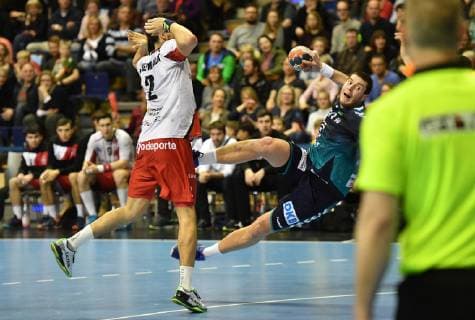 Mijajlo Marsenic Foxes left in litter Miguel Sanchez Migallon Naranjo Nr 2 BM Logrono La Rioja Foxes Berlin ESP BM Logrono La Rioja EHF Cup Mens 2018 2019 Group stage men men men Handball Germany Germany Max Schmeling Halle Berlin 3 3 2019