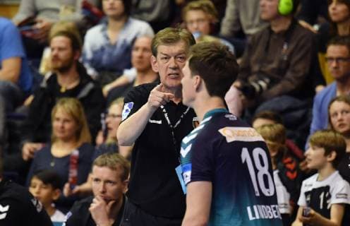 Velimir Petkovic coach foxes gives instructions to Hans Lindberg foxes foxes Berlin ESP BM Logrono La Rioja EHF Cup Mens 2018 2019 group stage men men men handball Germany Max Schmeling Halle Berlin 3 3 2019