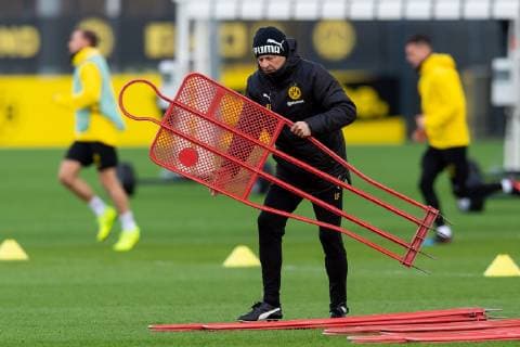 Dortmund Germany 04 03 2019 UEFA Champions League 2018 19 Season Round of 16 Borussia Dortmund Tottenham Hotspur Training Borussia Dortmund Coach Lucien Favre BVB watches DeFodi053