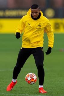 Dortmund Germany 04 03 2019 UEFA Champions League 2018 19 Season Round of the Sixteen Borussia Dortmund Tottenham Hotspur Training Borussia Dortmund Manuel Akanji BVB in action DeFodi053