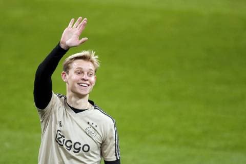 Sport Bilder des Tages Frenkie de Jong of Ajax during a training session prior to the UEFA Champions League round of 16 match between Real Madrid and Ajax Amsterdam at the Santiago Bernabeu stadium on March 04, 2019 in Madrid, Spain UEFA Champions League 2018 2019 xVIxVIxImagesx xMauricexvanxSteenxIVx 13818338