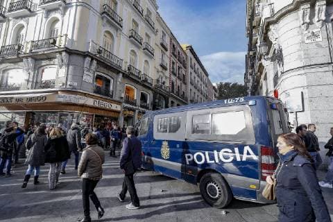 MADRID - 05-03-2019, Real Madrid - Ajax , Champions League season 2018 2019 , Supporters of Ajax in the centre of Madrid . Police . Supporters Ajax in Madrid  x2899229x