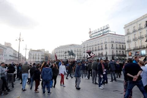 Ajax fans gather at Puerta del Sol square in central Madrid, Spain, 05 March 2019, prior to the UEFA Champions League round of 16 second leg soccer match between Real Madrid and Ajax Amsterdam. Real Madrid vs Ajax Amsterdam !ACHTUNG: NUR REDAKTIONELLE NUTZUNG!  Copyright: xZipix GRAF9109 20190305-636874063196001573