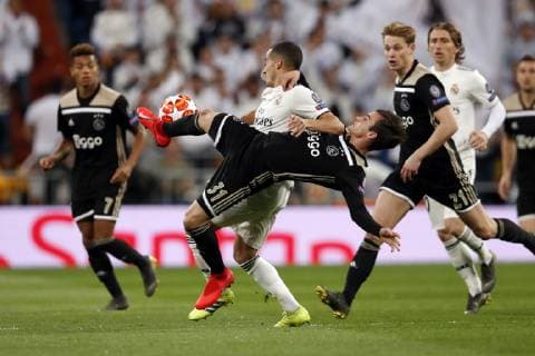 (l-r) David Neres of Ajax, Nico Tagliafico of Ajax, Lucas Vazquez of Real Madrid, Frenkie de Jong of Ajax, Luka Modric of Real Madrid during the UEFA Champions League round of 16 match between Real Madrid and Ajax Amsterdam at the Santiago Bernabeu stadium on March 05, 2019 in Madrid, Spain UEFA Champions League 2018 2019 xVIxVIxImagesx xMauricexvanxSteenxIVx 13823084