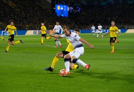 Borussia Dortmund v Tottenham Hotspur UEFA Champions League Harry Kane of Tottenham Hotspur crosses the ball during the UEFA Champions League match at Signal Iduna Park, Dortmund Content Not Available For UK Newspapers Copyright: xRussellxHartx FIL-12958-0006