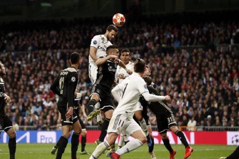 (l-r) Noussair Mazraoui of Ajax, Nacho of Real Madrid, Dusan Tadic of Ajax, Casemiro of Real Madrid, Nico Tagliafico of Ajax during the UEFA Champions League round of 16 match between Real Madrid and Ajax Amsterdam at the Santiago Bernabeu stadium on March 05, 2019 in Madrid, Spain UEFA Champions League 2018 2019 xVIxVIxImagesx xMauricexvanxSteenxIVx 13823254