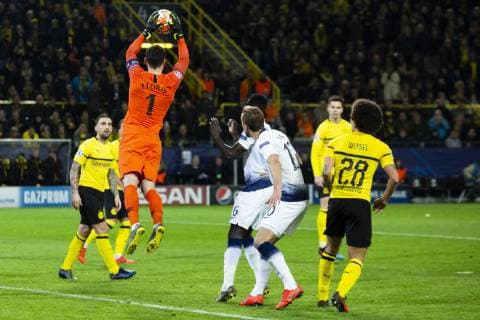GER UEFA CL Borussia Dortmund vs. Tottenham Hotspur 05 03 2019 Signal Iduna Park Dortmund GER UEFA CL Borussia Dortmund vs. Tottenham Hotspur UEFA REGULATIONS PROHIBIT ANY USE OF PHOTOGRAPHS AS IMAGE SEQUENCES AND OR QUASI VIDEO picture shows Hugo Lloris Tottenham 1 the Dortmund flank is running out nordphotox xRauch nph00251