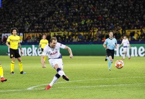 Harry Kane of Tottenham scores the first goal of the night during the UEFA Champions League Round of Sixteen match at the Signal Iduna Park Stadium, Dortmund. Picture date: 5th March 2019. Picture credit should read: David Klein Sportimage EDITORIAL USE ONLY. No use with unauthorised audio, video, data, fixture lists, club league logos or live services. Online in-match use limited to 120 images, no video emulation. No use in betting, games or single club league player publications. _1DK3999.JPG
