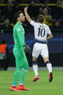 Harry Kane Tottenham rejoices after his goal to 0 1 Roman Buerki Dortmund is in the foreground disappointed at the game Borussia Dortmund vs. Hotspur Football Champions League 05 03 2019 Borussia Dortmund vs. Hotspur Football Champions League 05 03 2019 Dortmund Copyright: xEIBNER MarioxHommesx EP_MHS