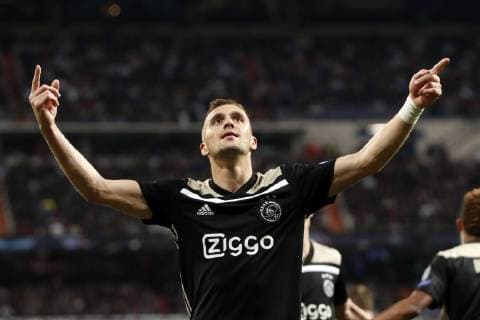 Dusan Tadic of Ajax during the UEFA Champions League round of 16 match between Real Madrid and Ajax Amsterdam at the Santiago Bernabeu stadium on March 05, 2019 in Madrid, Spain UEFA Champions League 2018 2019 xVIxVIxImagesx xMauricexvanxSteenxIVx 13823639