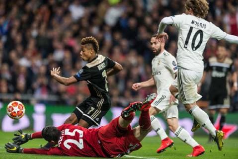 Madrid Spain 05 03 2019 UEFA Champions League 2018 19 Season Round of 16 Real Madrid Ajax Amsterdam Real Madrid David Neres Ajax shoots on target to score his team s second goal 2 0 DeFodi531