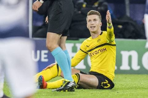 Football UEFA Champions League CL Season 2018 2019 Round of sixteen return Borussia Dortmund Tottenham Hotspurs in Dortmund North Rhine-Westphalia Dortmund Marco Reus complains to referee UEFA REGULATIONS PROHIBIT ANY USE OF PHOTOGRAPHS AS IMAGE SEQUENCES AND OR QUASI VIDEO Copyright: xKirchner DavidxInderliedx