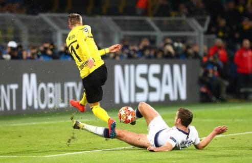 Tuesday 05 03 2019 Season 2018 2019 UEFA Champions League Round of sixteen return at Dortmunder Signal Iduna Park BVB 09 Borussia Dortmund Tottenham Hotspur Marco Reus BVB v Jan Vertonghen TOT v l