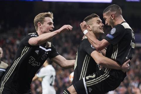 Sport Bilder des Tages March 5, 2019 - Madrid, Spain - Dusan Tadic (midfielder; AFC Ajax), Hakim Ziyech (midfielder; AFC Ajax), Frenkie de Jong (midfielder; AFC Ajax) in action during the UEFA Champions League Round of 16 Second Leg match between Real Madrid and AFC Ajax at Santiago Bernabeu on March 5, 2019 in Madrid, Spain Real Madrid v Ajax - UEFA Champions League Round of 16: Second Leg  - ZUMAg15_ 20190305_zaf_g15_067 Copyright: xJackxAbuinx