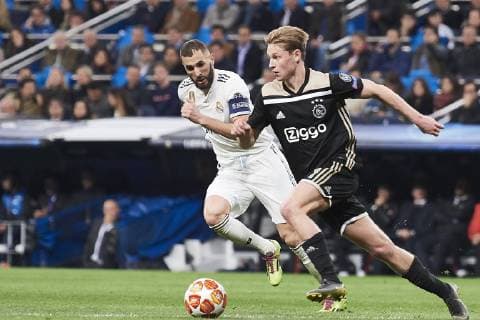 March 5, 2019 - Madrid, Spain - Karim Benzema (forward; Real Madrid), Frenkie de Jong (midfielder; AFC Ajax) in action during the UEFA Champions League Round of 16 Second Leg match between Real Madrid and AFC Ajax at Santiago Bernabeu on March 5, 2019 in Madrid, Spain Real Madrid v Ajax - UEFA Champions League Round of 16: Second Leg  - ZUMAg15_ 20190305_zaf_g15_174 Copyright: xJackxAbuinx