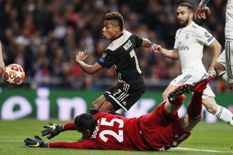 David Neres (Ajax), Thibaut Courtois (Real), MARCH 5, 2019 - Football Soccer : UEFA Champions League Round of 16 2nd leg match between Real Madrid 1-4 AFC Ajax at Estadio Santiago Bernabeu in Madrid, Spain. Noxthirdxpartyxsales  (98570531)