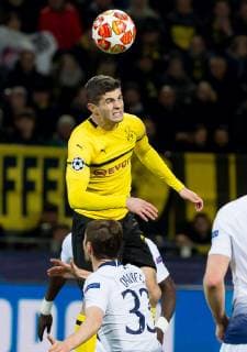 Dortmund Germany 05 03 2019 UEFA Champions League 2018 19 Season Round of 16 2nd leg Round of 16th round BV Borussia Dortmund Tottenham Hotspur Christian Pulisic BVB and Ben Davies Tottenham Hotspur in duel battle for the ball DeFodi001
