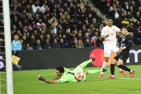 Marcus Rashford (Man Utd) vs BUFFON Gianluigi (PSG) FOOTBALL : PSG vs Manchester Utd - UEFA Champions league - Paris - 06 03 2019 JBAutissier Panoramic 