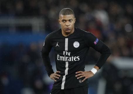Nervous looking Kylian Mbappe of PS during the UEFA Champions League Round of Sixteen match at the Parc des Princes Stadium, Paris. Picture date: 6th March 2019. Picture credit should read: David Klein Sportimage EDITORIAL USE ONLY. No use with unauthorised audio, video, data, fixture lists, club league logos or live services. Online in-match use limited to 120 images, no video emulation. No use in betting, games or single club league player publications. _K2I5761.JPG