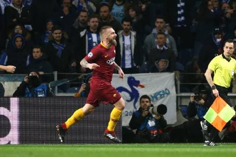 Daniele De Rossi of AS Roma celebrates after scoring goal of 1-1 on penalty Oporto 6-3-2019 Stadio Dragao Football Champions League 2018 2019 round of 16 2nd Porto - AS Roma Foto Gino Mancini Insidefoto ginoxmancini