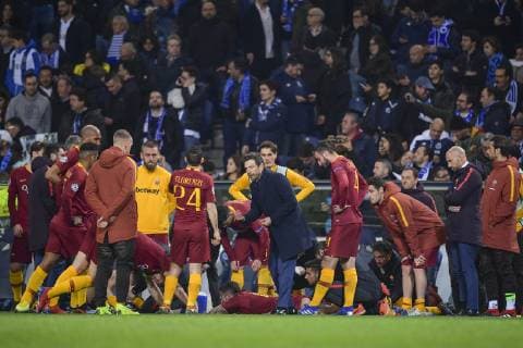 Photo Fabio Rossi AS Roma LaPresse 06 03 2019 Oporto (POR) Soccer Porto - Roma Champions League 2018 2019 2018 2019 - Estadio Do Dragao In the pic: Eusebio Di Francesco speaks to the team  Copyright: xLaPresse ASxRoma FabioxRossix