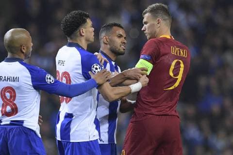 Photo Luciano Rossi AS Roma LaPresse 06 03 2019 Roma (Italia) Soccer Porto - AS Roma Uefa Champions League 2018 2019 - Dragao Stadium of Porto (Portogallo) In the pic: Edin Dzeko, Pepe  Copyright: xLucianoxRossix ASxRoma LaPressex
