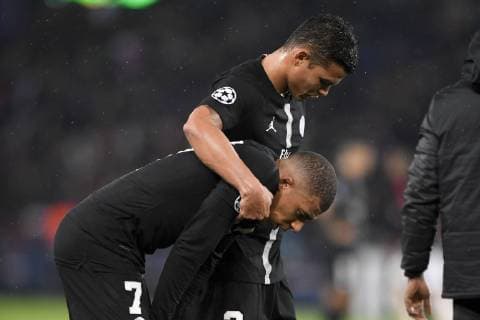 DECEPTION - 02 THIAGO SILVA (PSG) - 07 KYLIAN MBAPPE (PSG) - FAIR PLAY FOOTBALL : Paris SG vs Manchester United ManU - Ligue des Champions - 06 03 2019 AnthonyBIBARD FEP Panoramic 