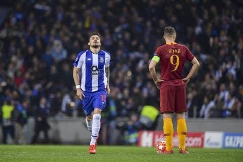 Photo Fabio Rossi AS Roma LaPresse 06 03 2019 Oporto (POR) Soccer Porto - Roma Champions League 2018 2019 2018 2019 - Estadio Do Dragao In the pic: Edin Dzeko disappointed  Copyright: xLaPresse ASxRoma FabioxRossix