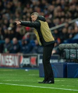 Paris Saint-Germain v Manchester United ManU UEFA Champions League Manchester United manager Ole Gunnar Solskjaer instructs his players during the UEFA Champions League match at Parc des Princes, Paris Content Not Available For UK Newspapers Copyright: xRussellxHartx FIL-12959-0103