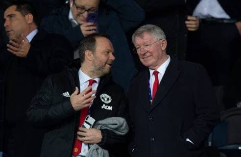 Paris Saint-Germain v Manchester United ManU UEFA Champions League Former Manchester United manager Alex Ferguson (right) with the club s Executive Vice-Chairman Ed Woodward before the UEFA Champions League match at Parc des Princes, Paris Content Not Available For UK Newspapers Copyright: xRussellxHartx FIL-12959-0141