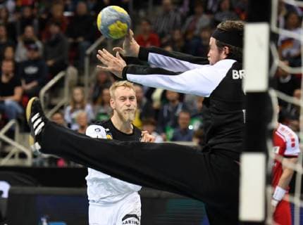 Handball international in Düsseldorf Germany Switzerland 09 03 2019 Matthias Musche Deut scoring against Tw Bringolf Switzerland HM