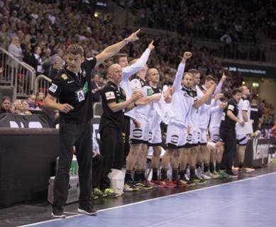 Handball international Germany vs. Switzerland Germany Switzerland 27 29 Handball international in Düsseldorf Coach Christian Prokop protests