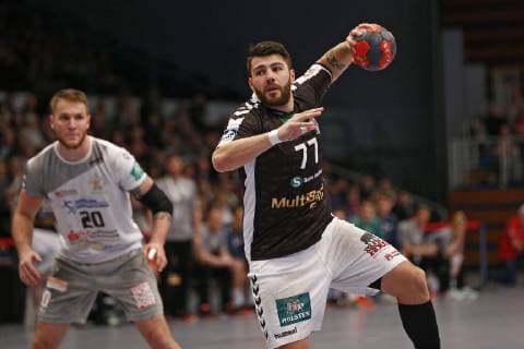 Handball Test match 2018 2019 Handball Sportverein Hamburg vs. HC Elbflorenz 2006 Kevin autumn Hamburg throws a seven meter back Nils Kretschmer This image is for editorial use Use for advertising purposes requires additional release