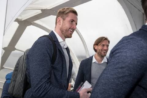 11 03 2019 Football Season 2018 2019 Champions League Arrival of FC Schalke 04 in Manchester England Ralf Fährmann FC Schalke 04 Manchester Airport England