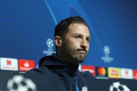 11 03 2019 Football season 2018 2019 Champions League Press conference and final training of FC Schalke 04 in Manchester England Head coach Domenico TEDESCO FC Schalke 04 Manchester Airport England