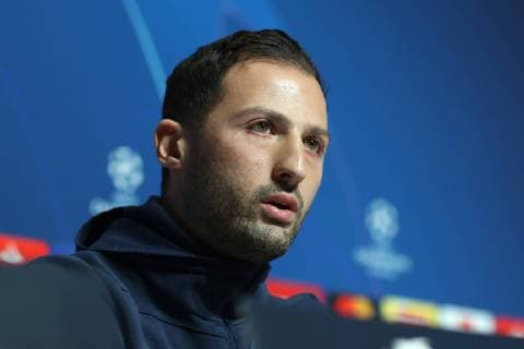 11 03 2019 Football season 2018 2019 Champions League Press conference and final training of FC Schalke 04 in Manchester England Head coach Domenico TEDESCO FC Schalke 04 Manchester Airport England