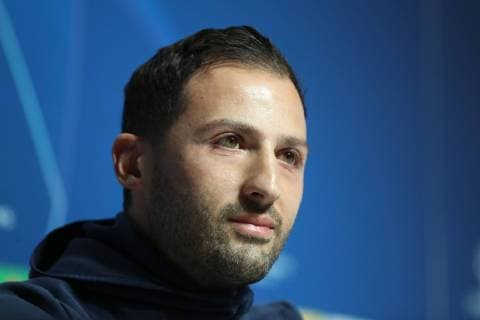11 03 2019 Football season 2018 2019 Champions League Press conference and final training of FC Schalke 04 in Manchester England Head coach Domenico TEDESCO FC Schalke 04 Manchester Airport England