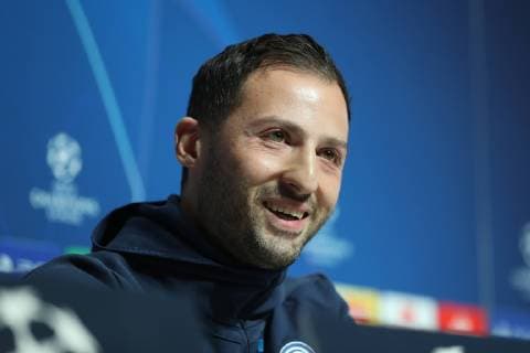 11 03 2019 Football season 2018 2019 Champions League Press conference and final training of FC Schalke 04 in Manchester England Head coach Domenico TEDESCO FC Schalke 04 Manchester Airport England