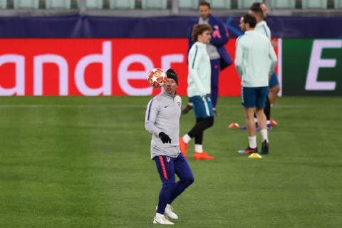 Diego Simeone manager of Atletico Madrid juggles the ball during the training session at the Allianz Stadium, Turin, Italy. Picture date 11th March 2019. Picture credit should read: Jonathan Moscrop Sportimage EDITORIAL USE ONLY. No use with unauthorised audio, video, data, fixture lists, club league logos or live services. Online in-match use limited to 120 images, no video emulation. No use in betting, games or single club league player publications. YODA7413.JPG