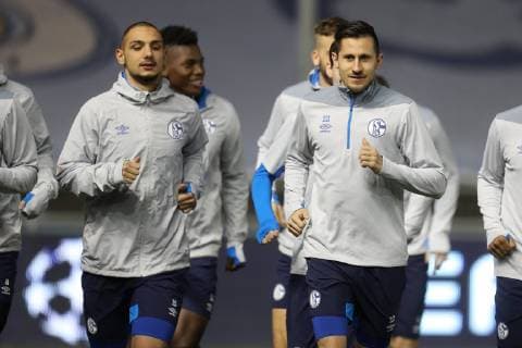 11 03 2019 Football Season 2018 2019 Champions League Press conference and final training of FC Schalke 04 in Manchester England v l Ahmed Kutucu FC Schalke 04 Breel EMBOLO FC Schalke 04 Steven Skrzybski FC Schalke 04 Manchester Airport England